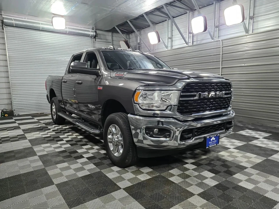 2022 Ram 3500 - Image 4 of 12