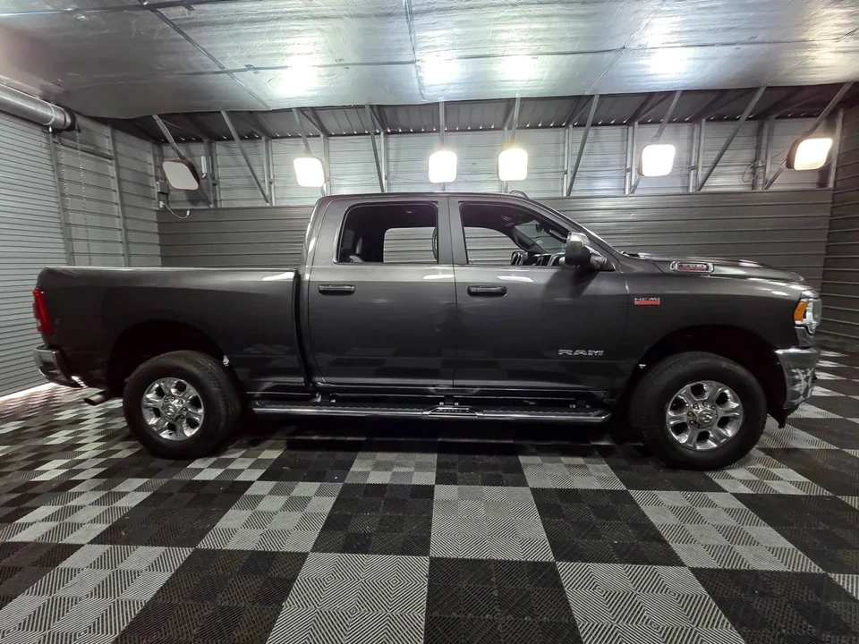 2022 Ram 3500 - Image 9 of 12