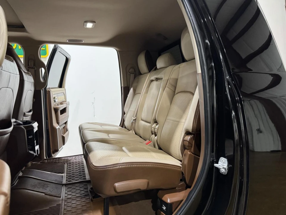 2022 Ram 3500 - Image 16 of 31