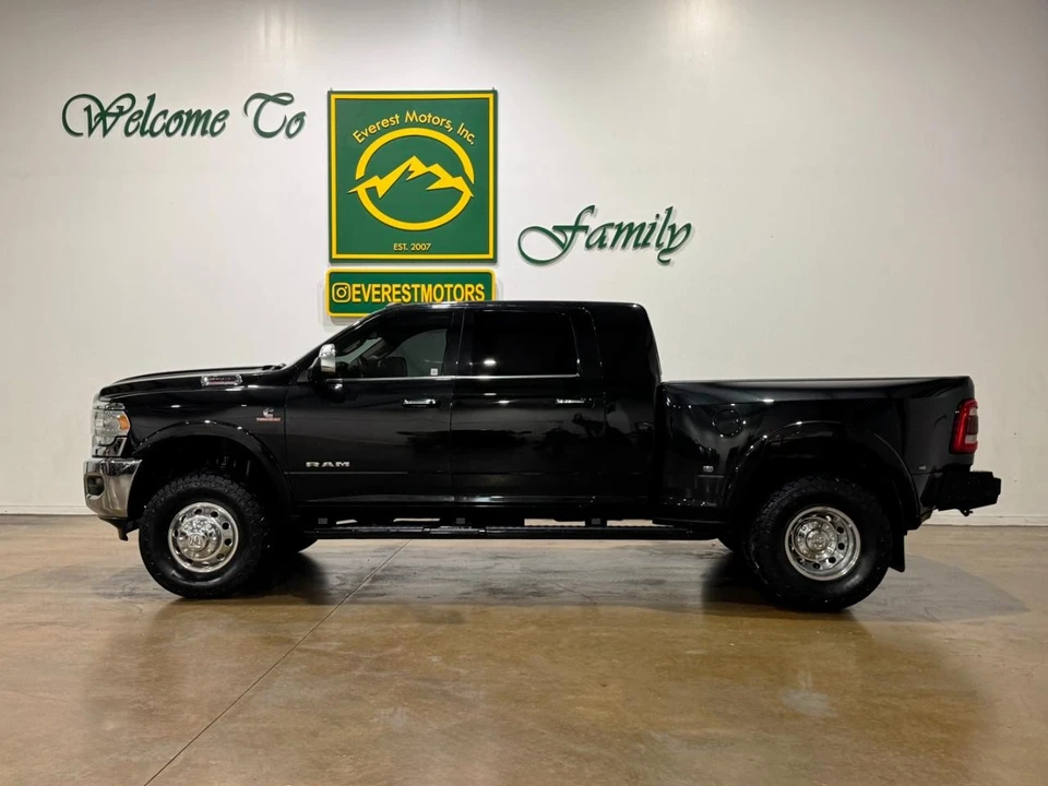 2022 Ram 3500 - Image 5 of 31