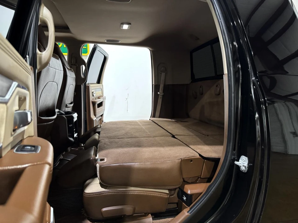 2022 Ram 3500 - Image 19 of 31