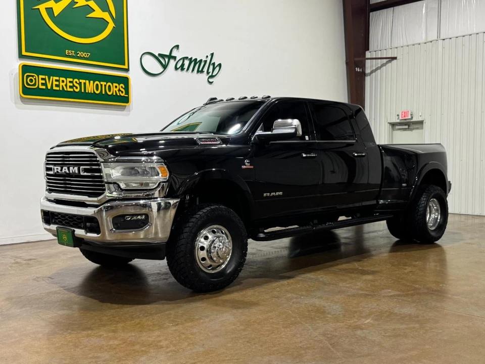2022 Ram 3500 - Image 3 of 31