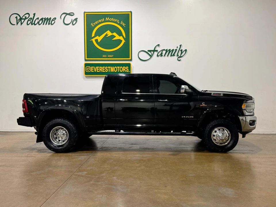 2022 Ram 3500 - Image 9 of 31