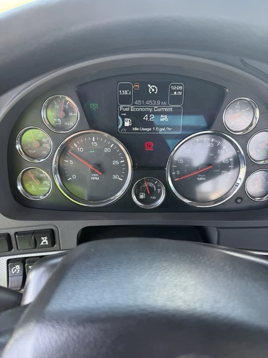 2022 Ram 3500 - Image 10 of 11
