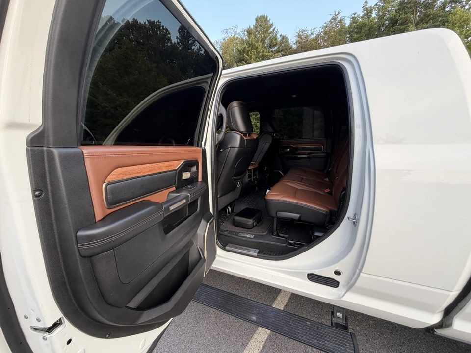 2022 Ram 3500 - Image 11 of 20