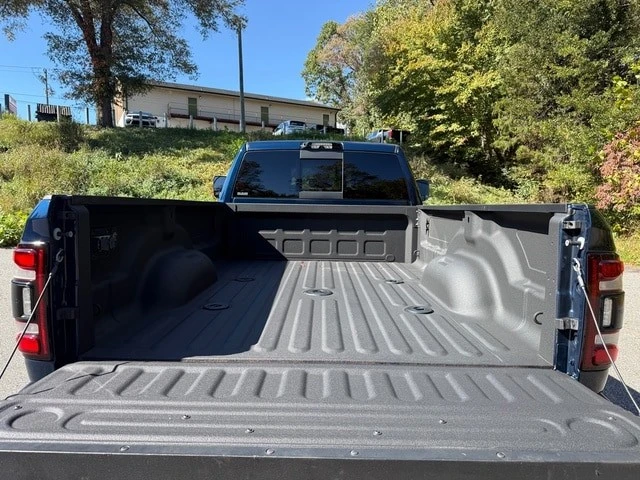 2022 Ram 3500 - Image 9 of 12