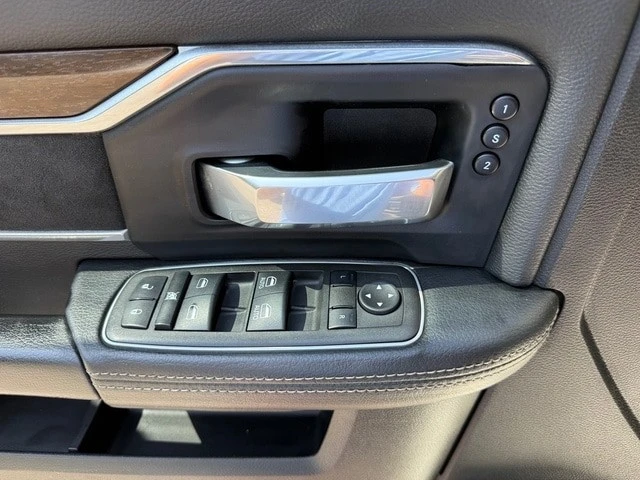 2022 Ram 3500 - Image 14 of 31