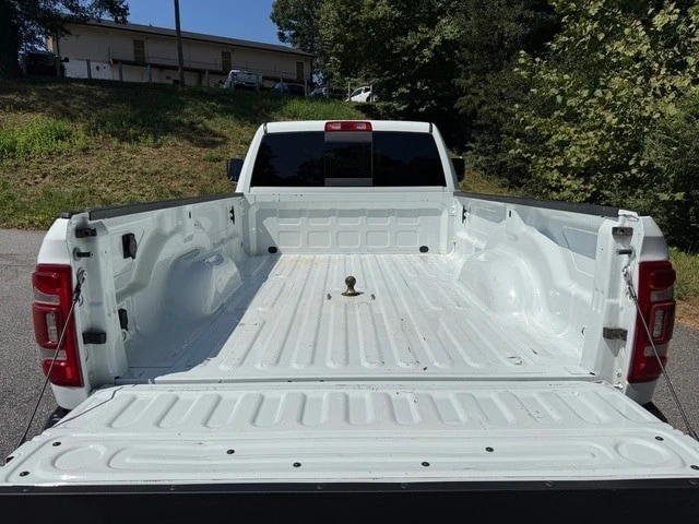 2022 Ram 3500 - Image 8 of 31