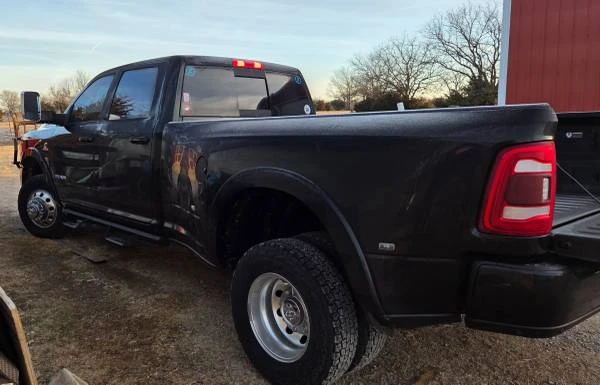 2022 Ram 3500 - Image 5 of 10