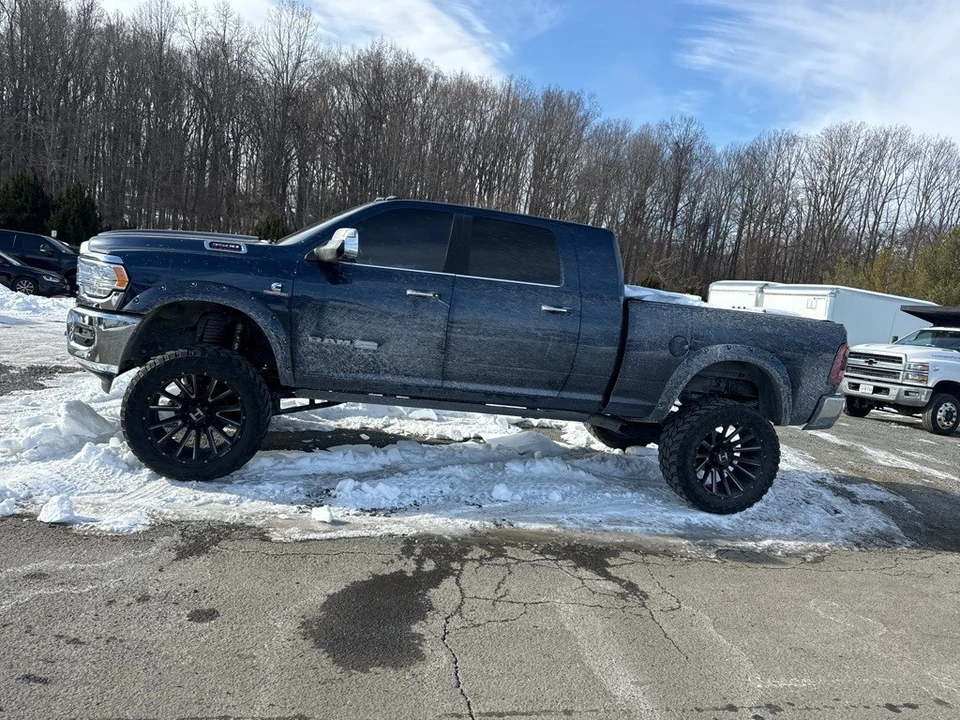 2022 Ram 3500 - Image 4 of 12