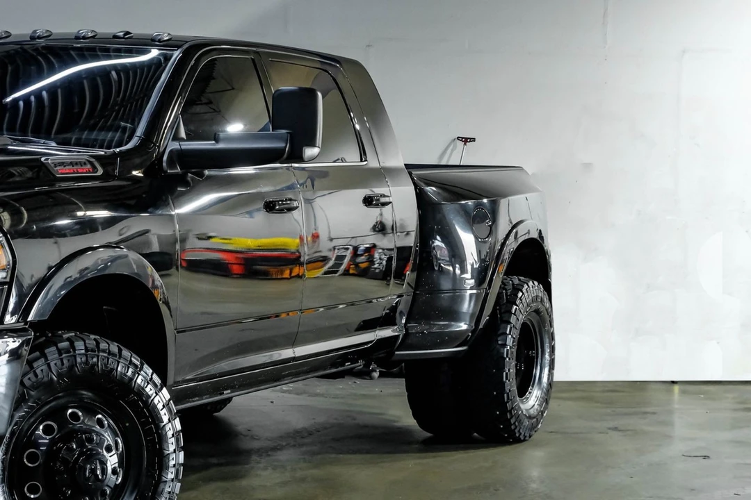 2022 Ram 3500 - Image 9 of 31