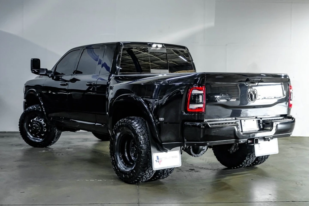2022 Ram 3500 - Image 15 of 31