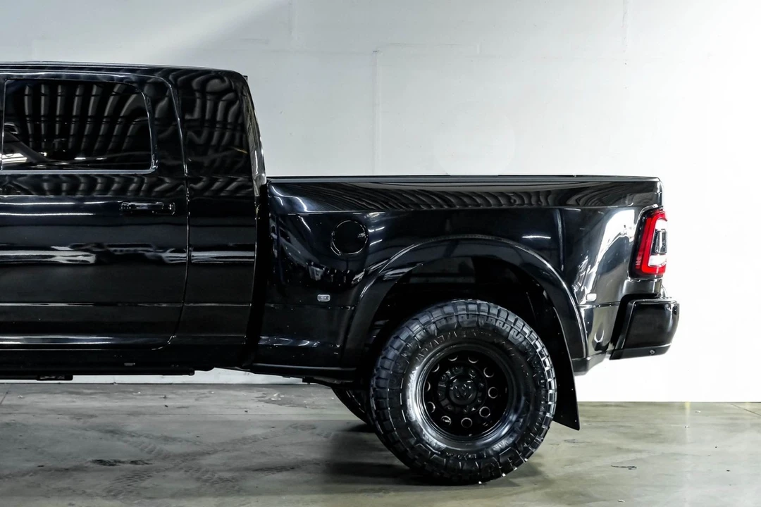 2022 Ram 3500 - Image 18 of 31