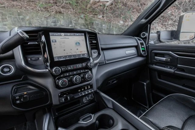 2022 Ram 3500 - Image 19 of 30
