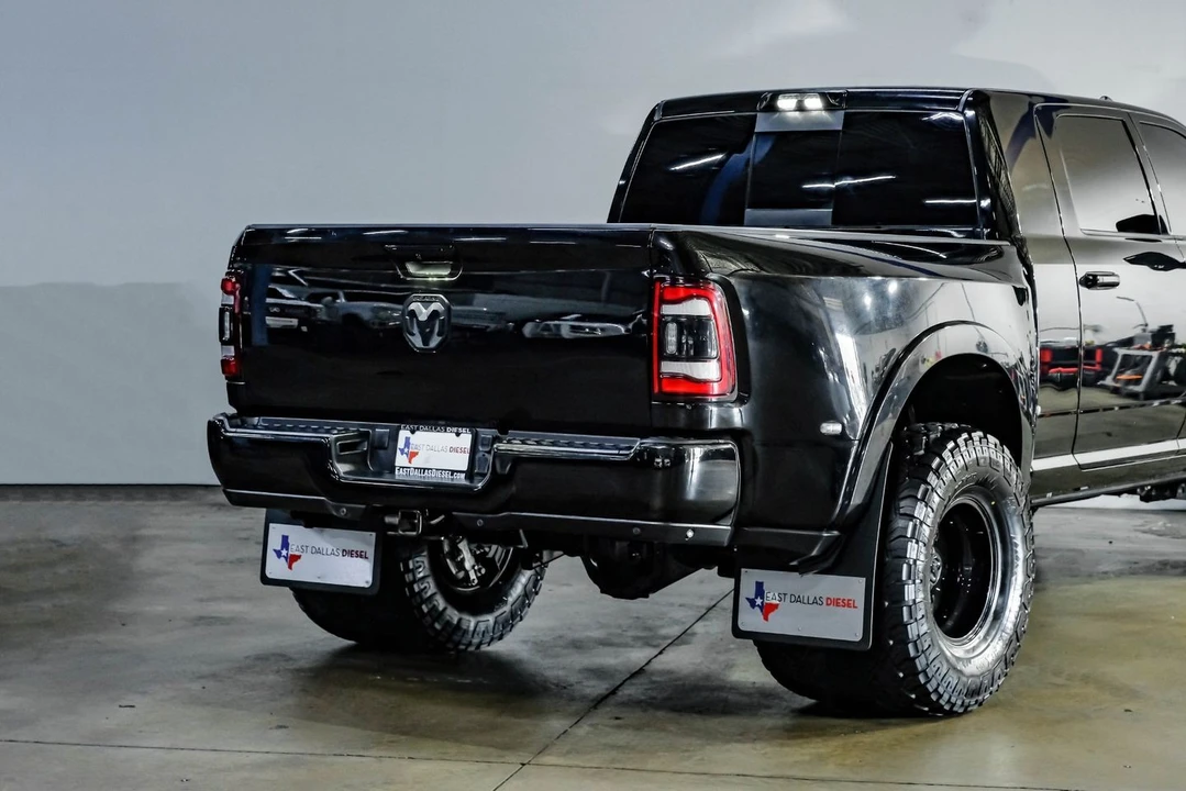 2022 Ram 3500 - Image 12 of 31