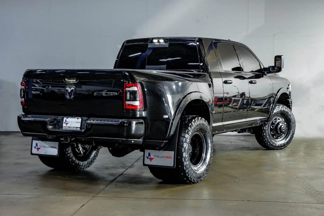 2022 Ram 3500 - Image 11 of 31