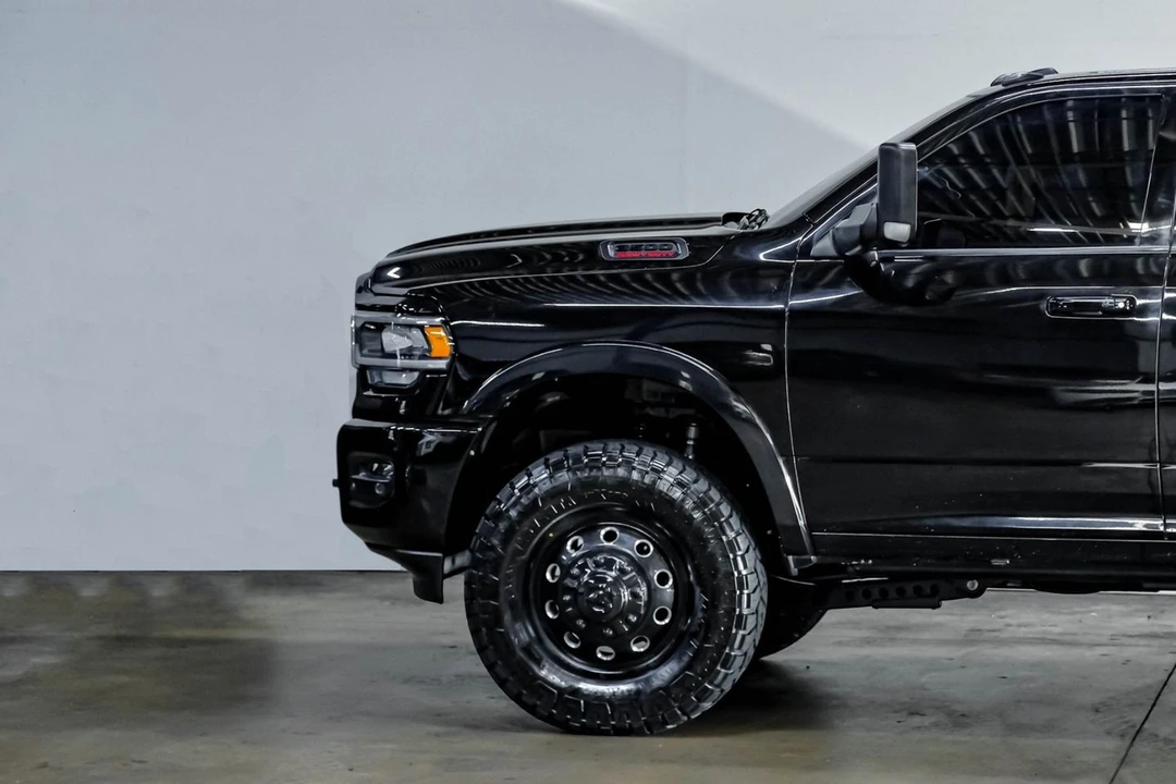 2022 Ram 3500 - Image 17 of 31