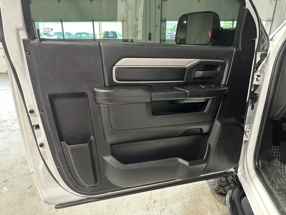 2022 Ram 3500 - Image 11 of 19