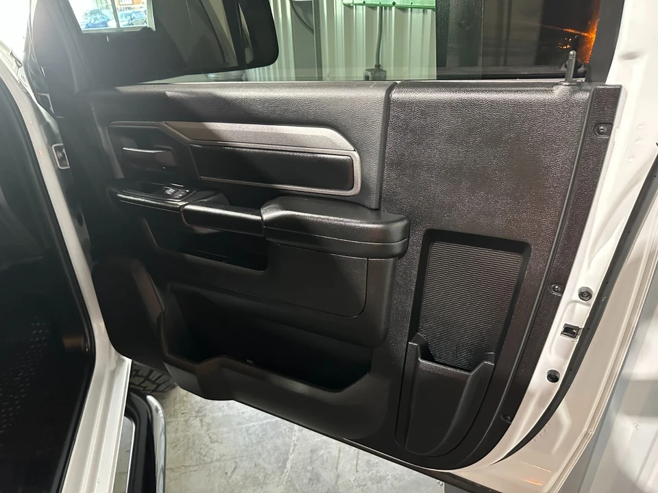 2022 Ram 3500 - Image 9 of 19