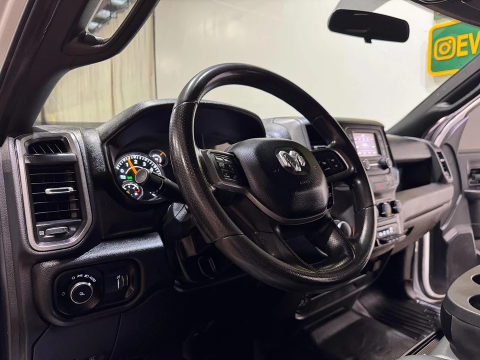 2022 Ram 3500 - Image 10 of 31