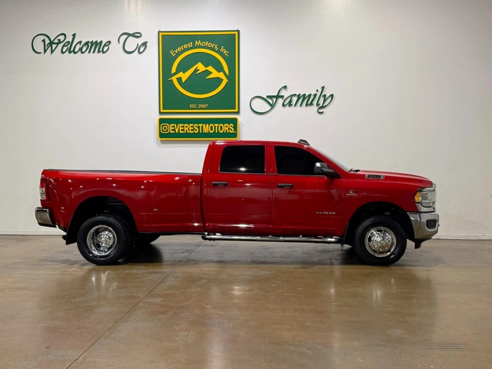2022 Ram 3500 - Image 9 of 31