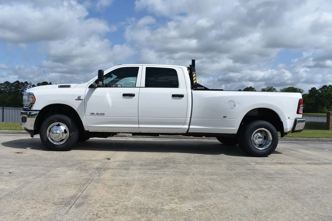 2022 Ram 3500 - Image 7 of 21