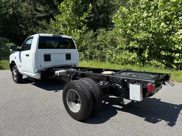 2022 Ram 3500 - Image 8 of 12