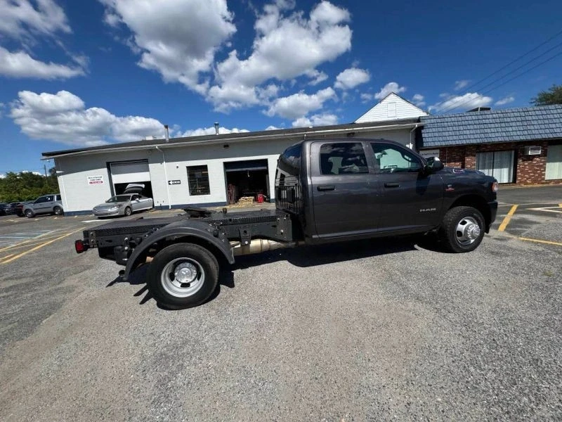2022 Ram 3500 - Image 9 of 12