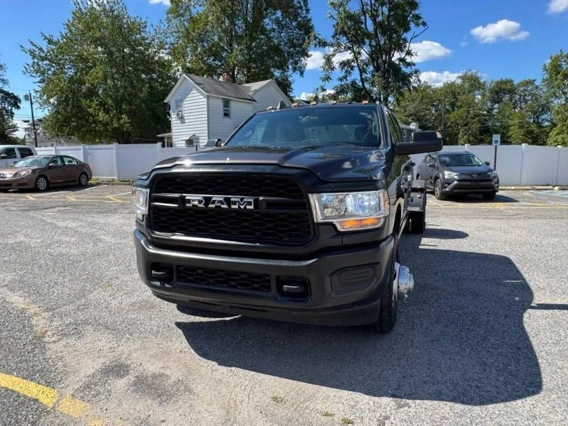 2022 Ram 3500 - Image 2 of 12