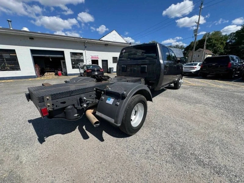 2022 Ram 3500 - Image 11 of 12