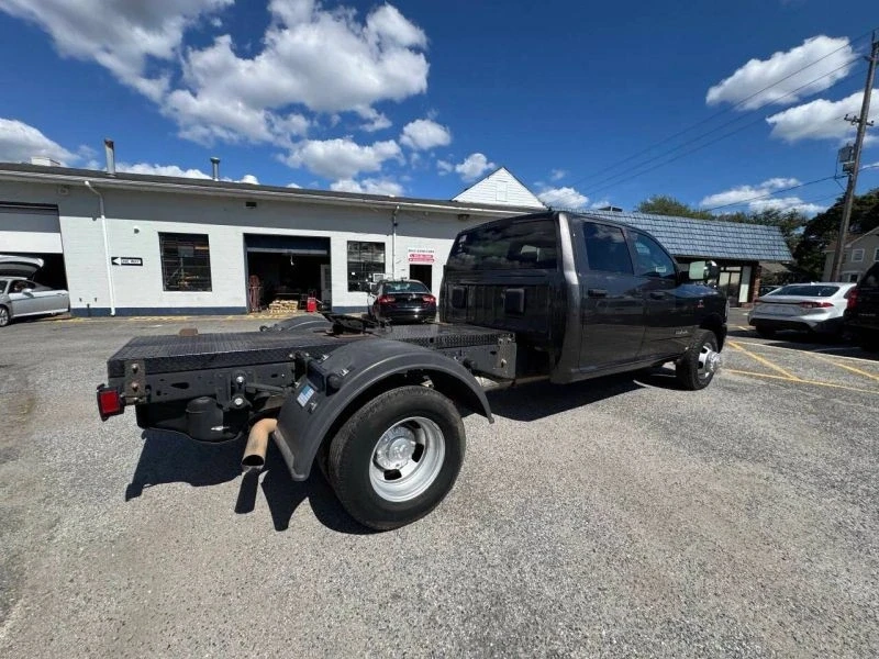 2022 Ram 3500 - Image 10 of 12