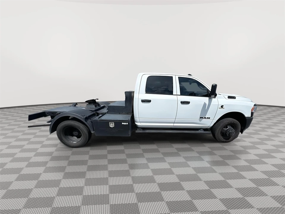 2022 Ram 3500 - Image 9 of 17