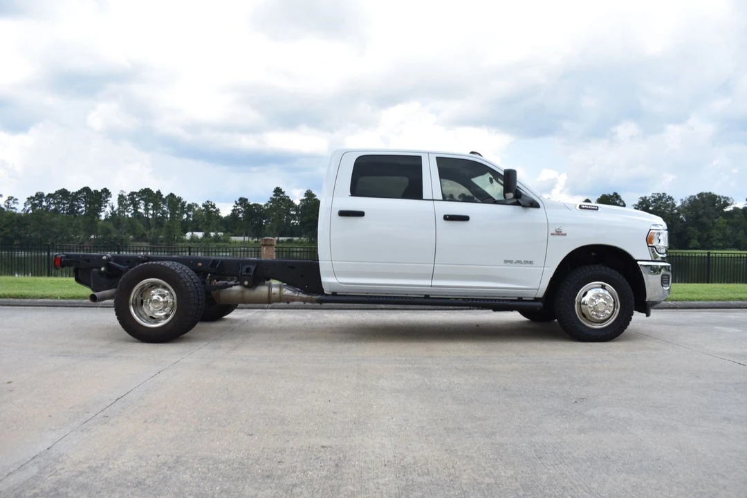 2022 Ram 3500 - Image 8 of 25