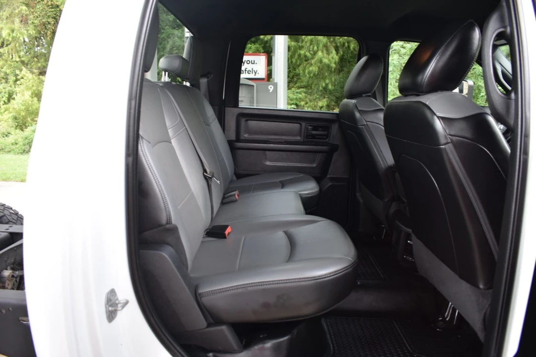 2022 Ram 3500 - Image 16 of 25