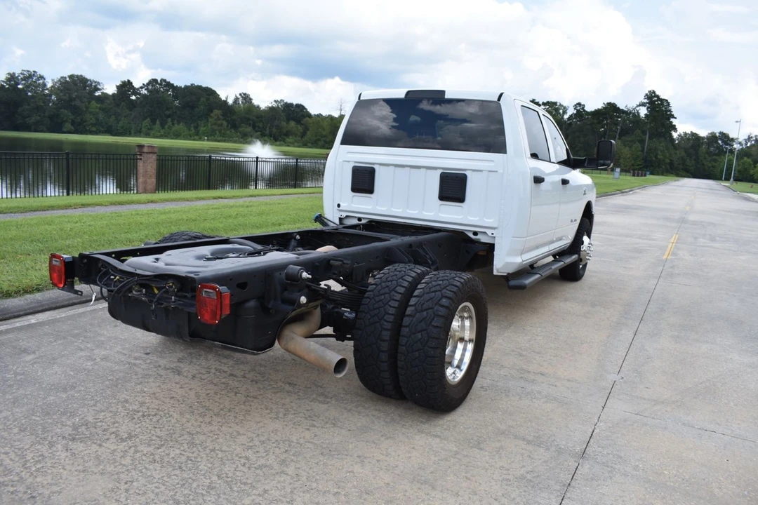 2022 Ram 3500 - Image 10 of 25