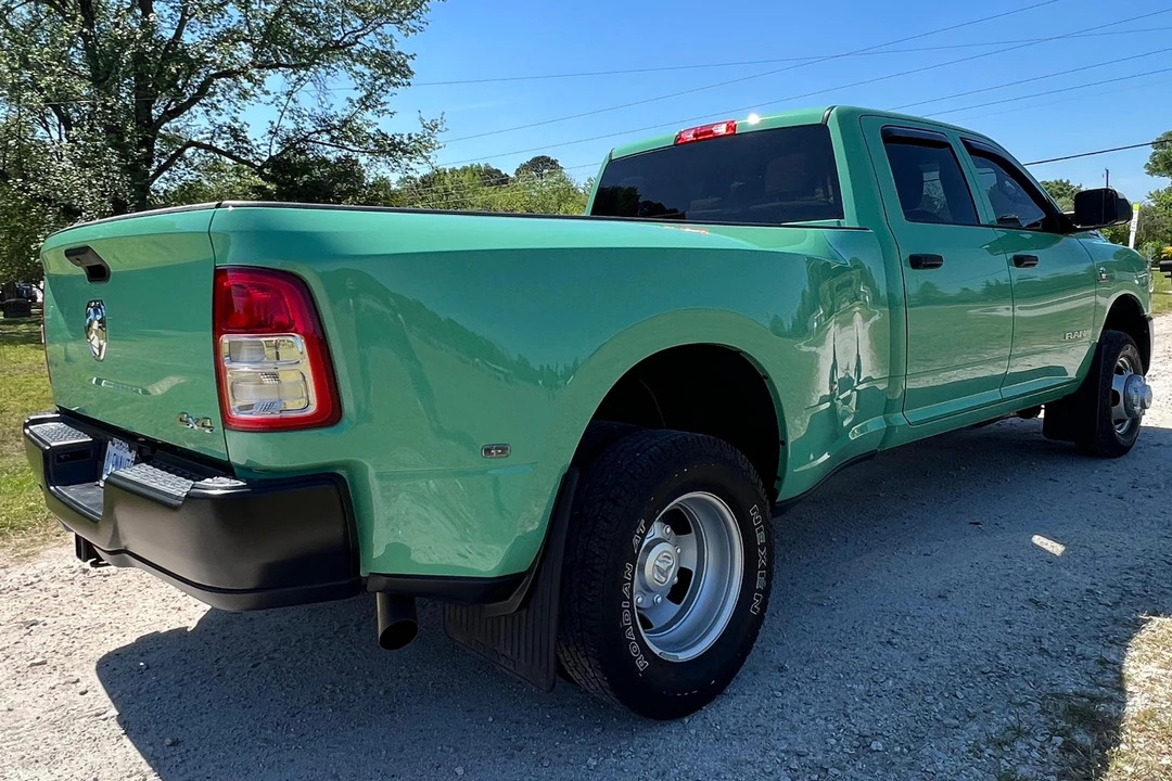 2022 Ram 3500 - Image 14 of 31
