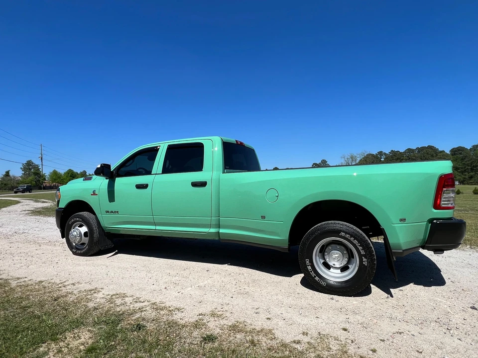 2022 Ram 3500 - Image 9 of 31