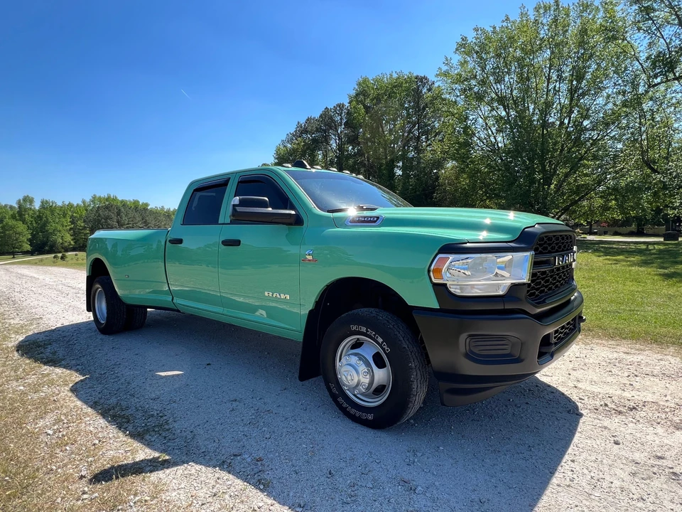 2022 Ram 3500 - Image 17 of 31