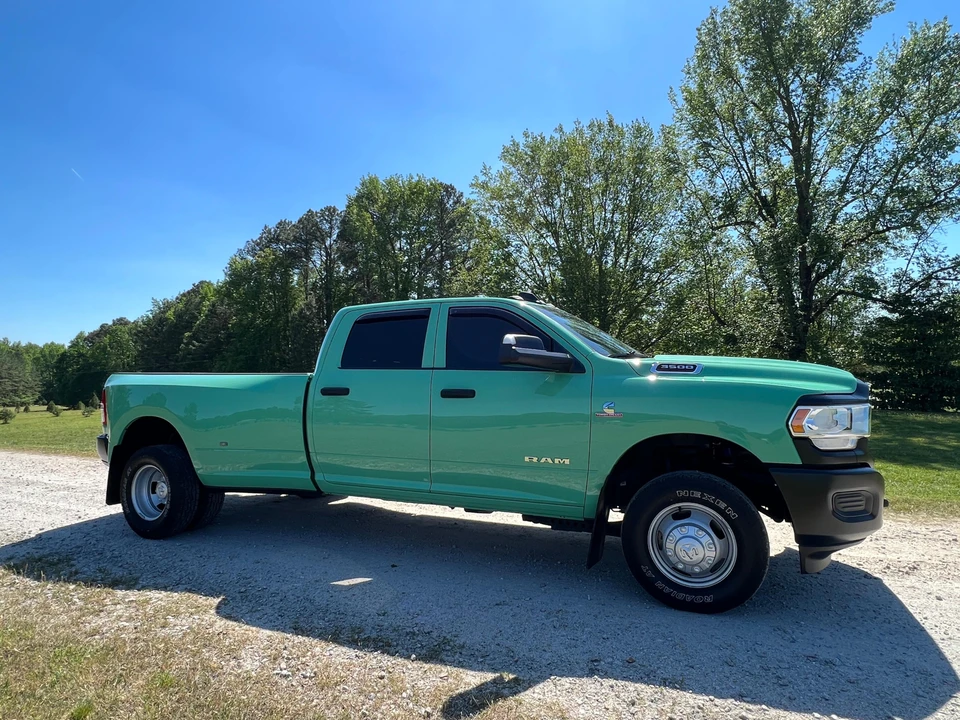 2022 Ram 3500 - Image 16 of 31