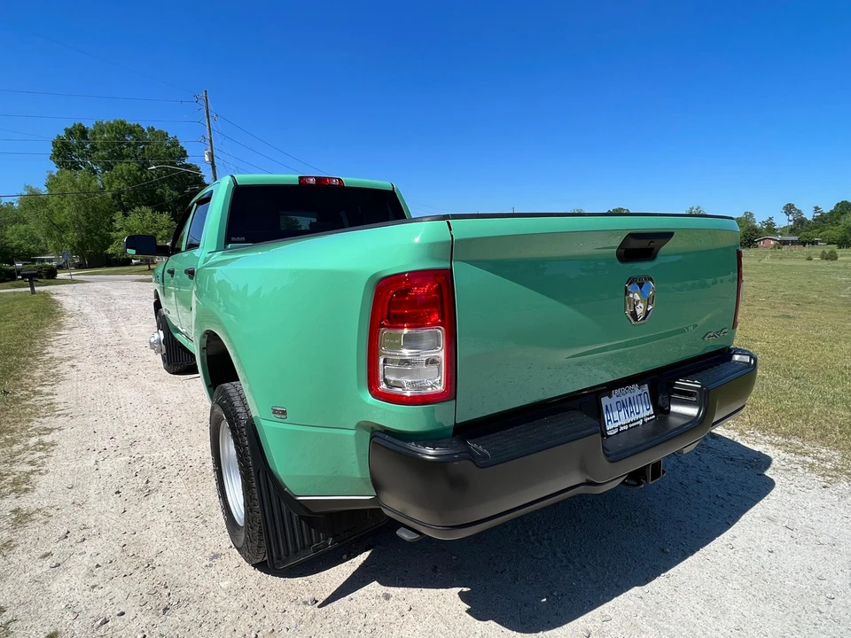 2022 Ram 3500 - Image 10 of 31
