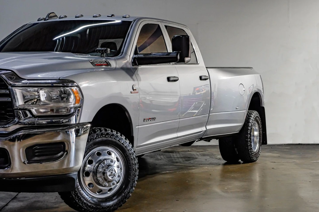 2022 Ram 3500 - Image 9 of 12