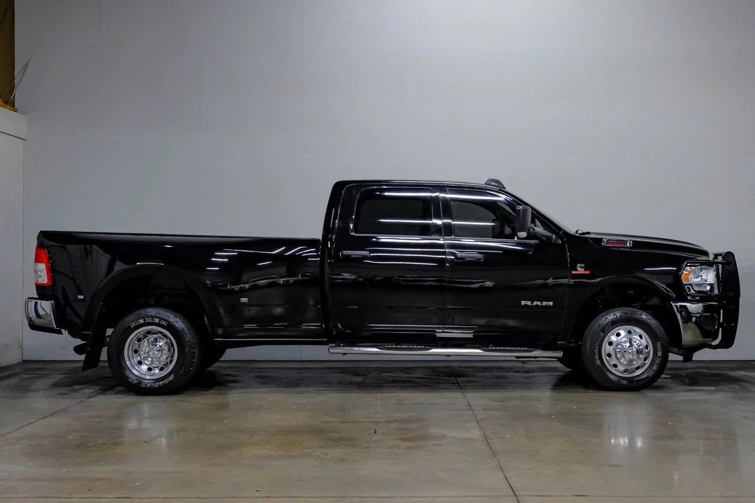 2022 Ram 3500 - Image 9 of 21
