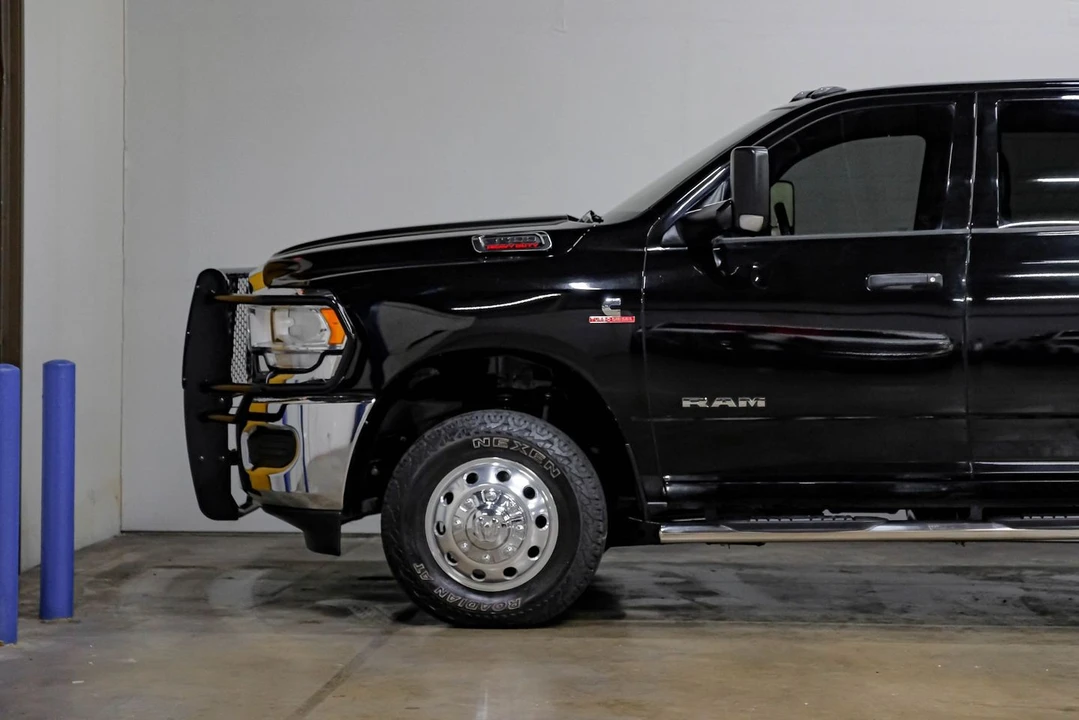 2022 Ram 3500 - Image 16 of 21