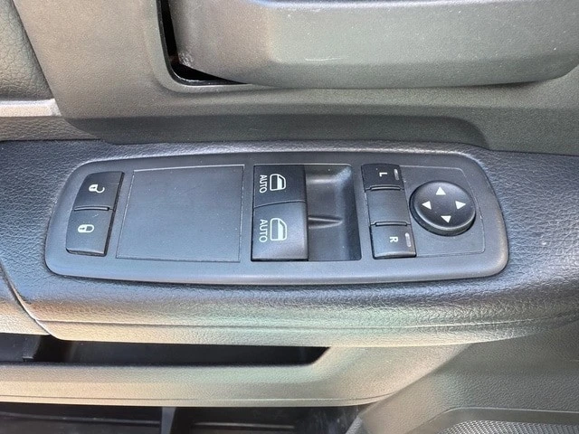 2022 Ram 3500 - Image 11 of 12