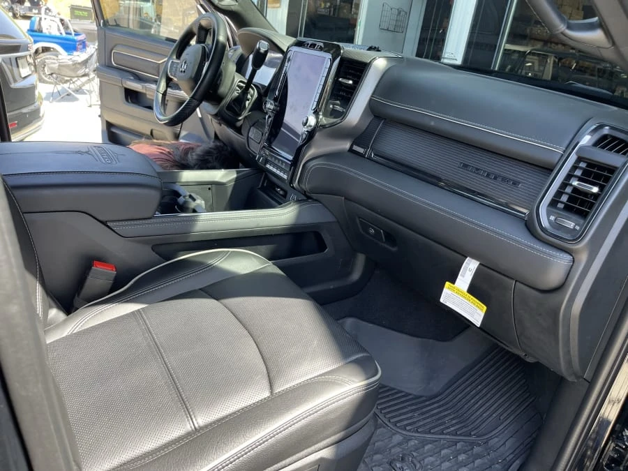 2022 Ram 4500 & 5500 - Image 17 of 19
