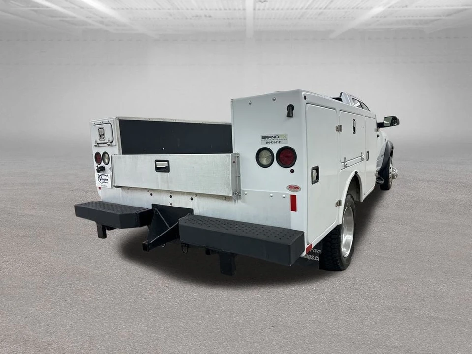 2022 Ram 4500 & 5500 - Image 13 of 21