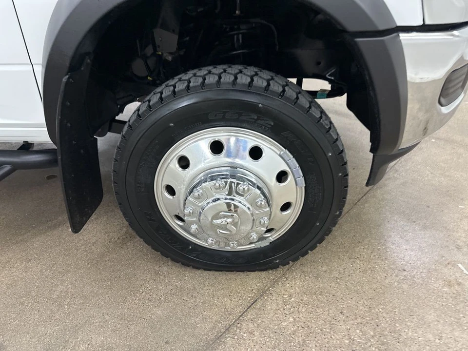 2022 Ram 4500 & 5500 - Image 15 of 21