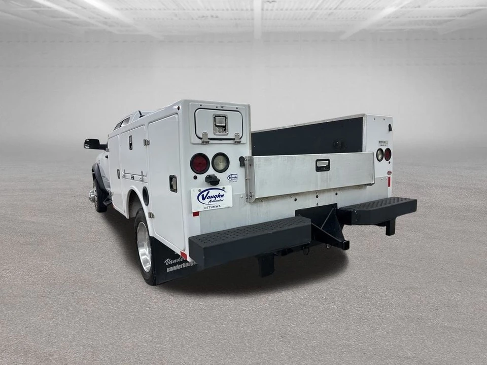 2022 Ram 4500 & 5500 - Image 10 of 21