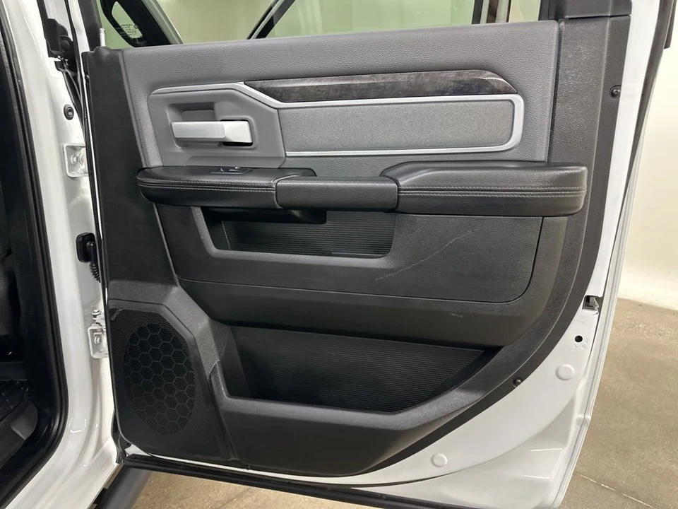 2022 Ram 4500 & 5500 - Image 21 of 21