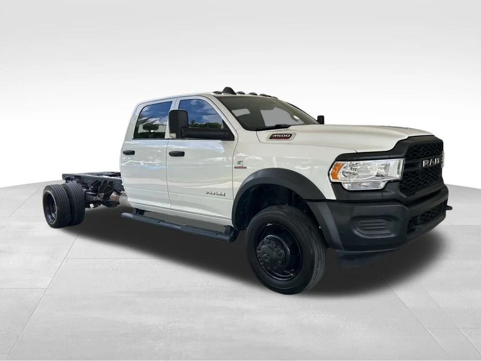 2022 Ram 4500 & 5500 - Image 2 of 12